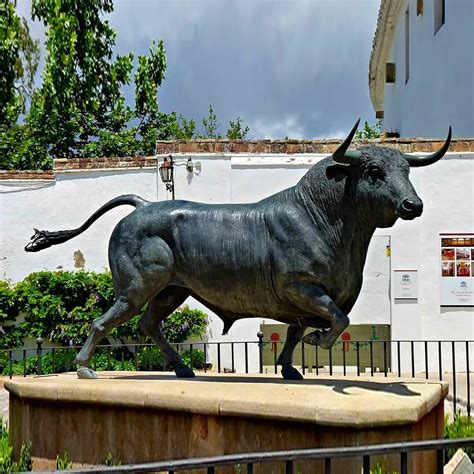 Bronze Bull sculpture - onlyartsculpture.com