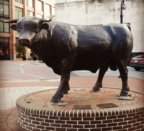 Outdoor Bronze Large Life-Size Standing Big Bull Statue