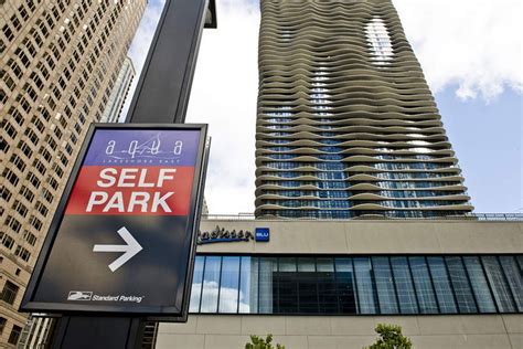 Chicago faces $200 million claim over Aqua parking garage - Chicago Sun ...