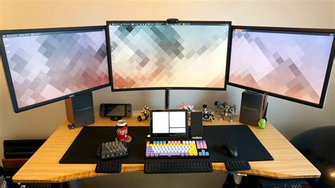 Michael’s Work-From-Home Setup: Triple-Monitor Desk Excess – Review Geek