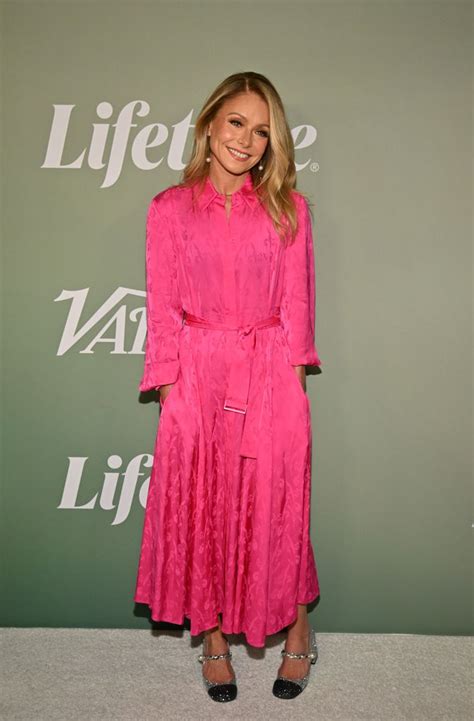 Kelly Ripa steps out in head-turning new look as she returns to NYC amid time off Live | HELLO!