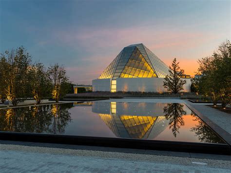 13 Best Museums in Toronto Right Now