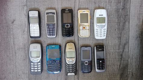 Lot of 10 vintage Nokia mobile phones - including iconic - Catawiki