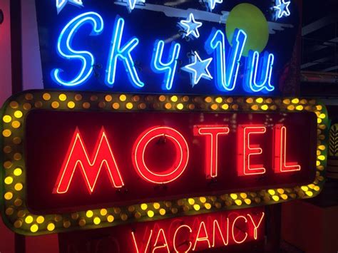 Vintage signs neon | Vintage neon signs, Neon signs, Sign lighting