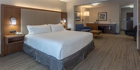 Indianapolis Hotel With Indoor Pool | Holiday Inn Express Indianapolis - Southeast