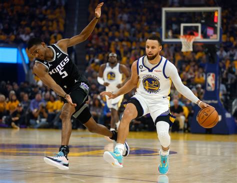 Warriors: Is Steph Curry best point guard ever ahead of Magic Johnson?