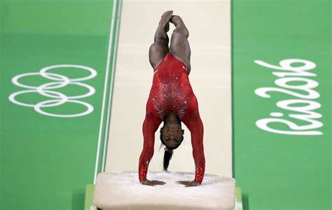 Biles dominates vault to win 3rd gold in Rio - The Columbian