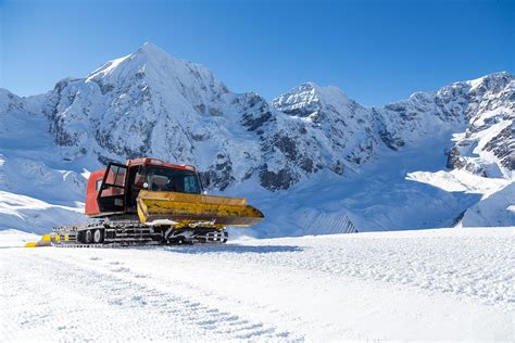 Cat Skiing in British Columbia • British Columbia Magazine