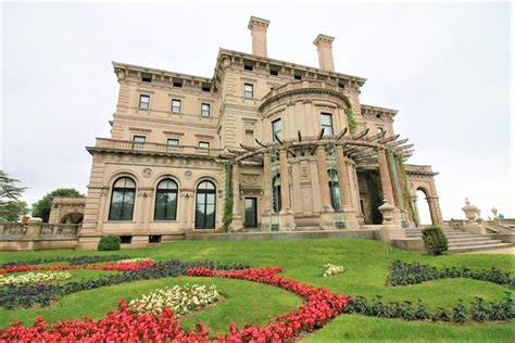 Newport Mansions from Boston Small-Group Day Trip with Guide 2024