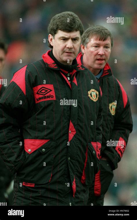 BRIAN KIDD MANCHESTER UNITED FC 08 April 1994 Stock Photo - Alamy