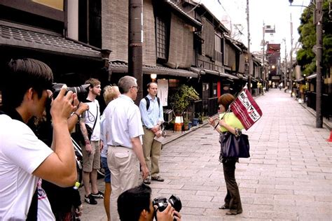 Gion Walking Tour by Night