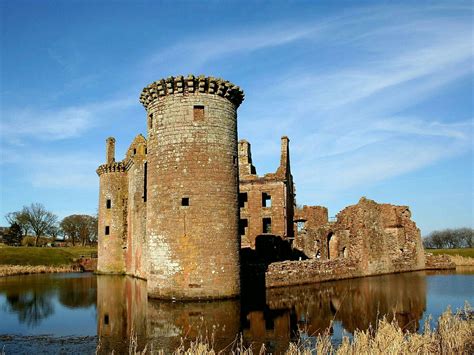 Dumfries - Caerlaverock Castle - Dumfries and Galloway | Scottish ...