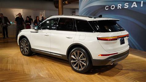 2020 Lincoln Corsair Makes NY Debut As Brand's Smallest Crossover