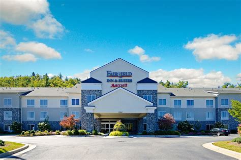 FAIRFIELD INN & SUITES BOONE $109 ($̶1̶2̶9̶) - Updated 2021 Prices & Hotel Reviews - NC ...