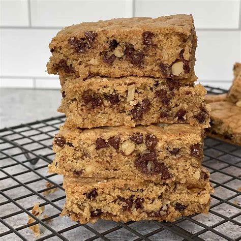 Chewy Chocolate Chip Cookie Bars - Untold Recipes By Nosheen