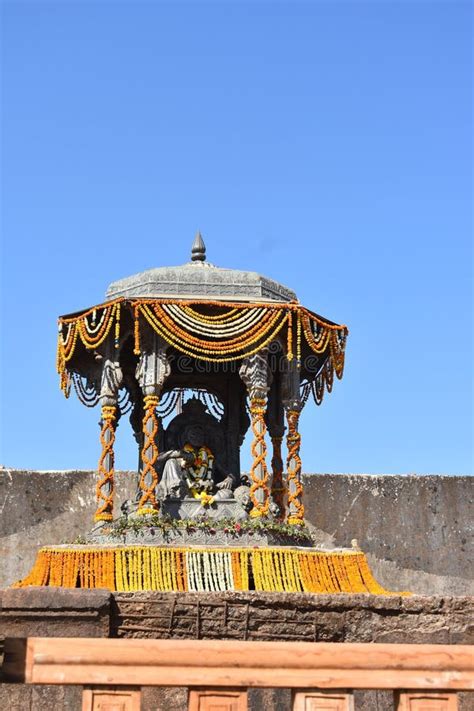 RAIGAD FORT - CHHATRAPATI SHIVAJI MAHARAJ STATUE Stock Photo - Image of travel, temple: 271210568