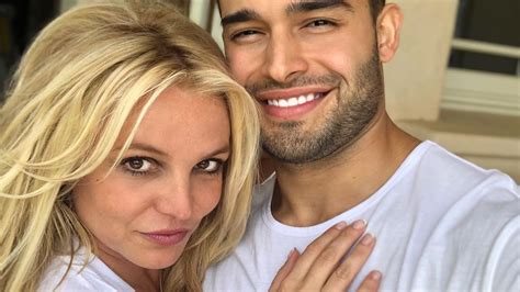 Britney Spears Exclaims 'I Love This Man' In New Photos With Boyfriend ...