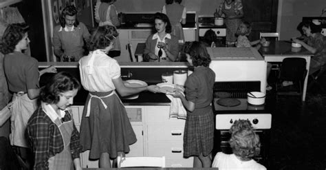 9 Photos That Show Just How Different High School Was in the 1950s ...