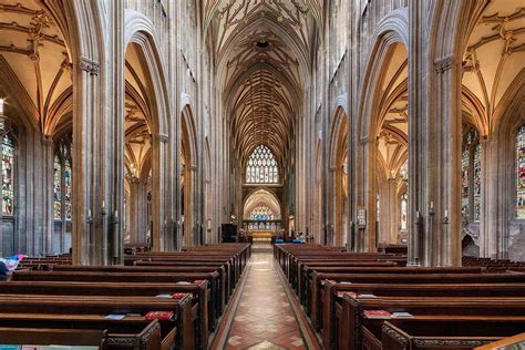 Visit St Mary Redcliffe church in Bristol | englandrover.com