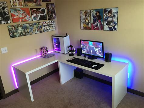 New Apartment New Setup. My Black/White Battlestation | Setup ...