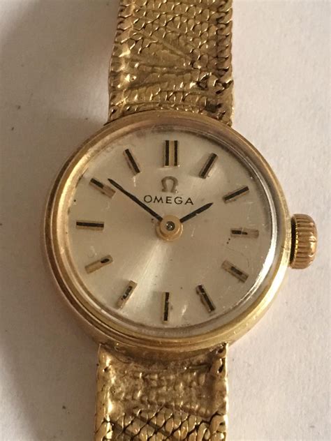 9 Karat Gold Vintage 1970s Omega Ladies Watch For Sale at 1stDibs