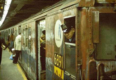 26 Disturbing Pictures From New York Subway History