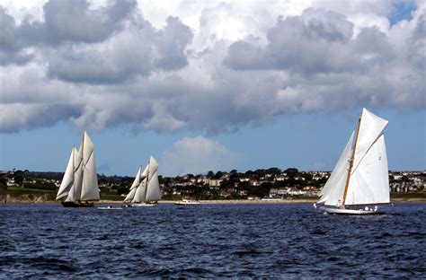 Yacht Dignity and Yacht Impudence During a Pendennis Cup Race - photos ...