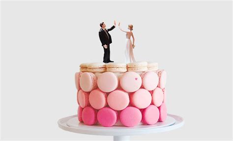 Top 11 Wedding Cake Topper Ideas - Poptop Event Planning Guide