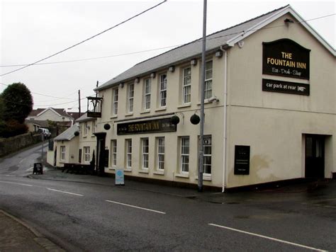 The Fountain Inn in Pontarddulais © Jaggery :: Geograph Britain and Ireland