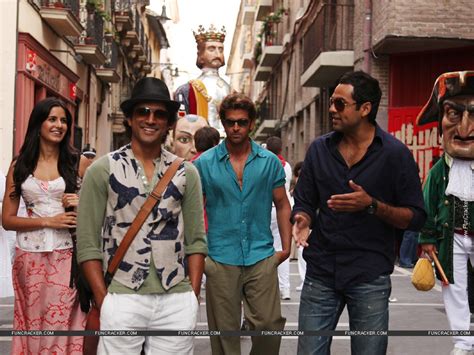 Teeth that Sparkle!: Movie Review - Zindagi Na Milegi Dobara