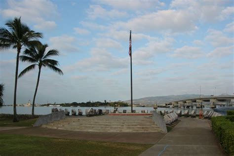 Submarine Memorial Pearl Harbor - Honolulu - TracesOfWar.com