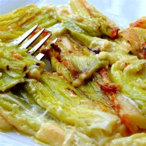 Creamy Baked Leeks with Garlic, Thyme & Parmigiano