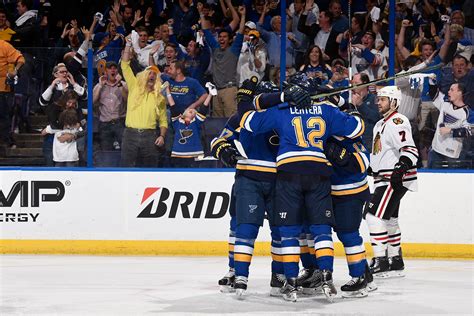 Blues advance in playoffs, eliminate the Blackhawks