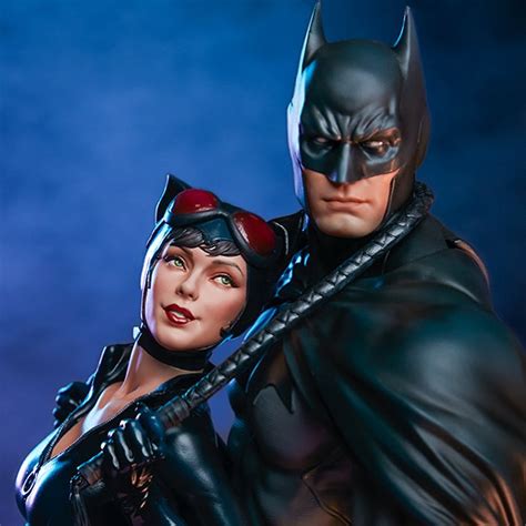 Secret Compass - Batman and Catwoman Diorama by Sideshow...