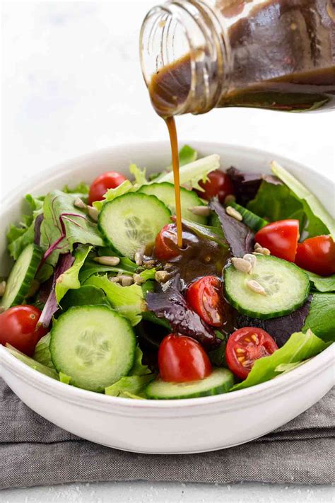 balsamic vinegar olive oil salad dressing