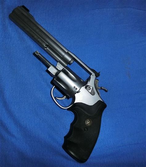 Smith & Wesson Model 617 – Wikipedia