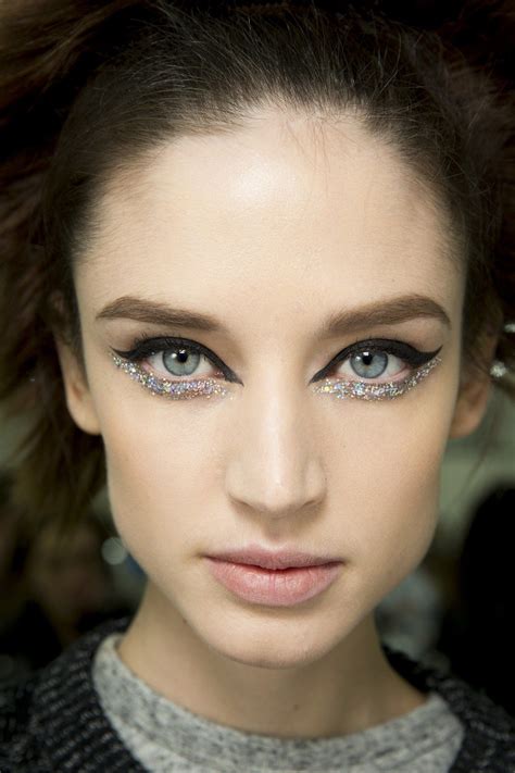 Chanel: Beauty Tribute | Makeup looks, Runway makeup, Glittery eyes