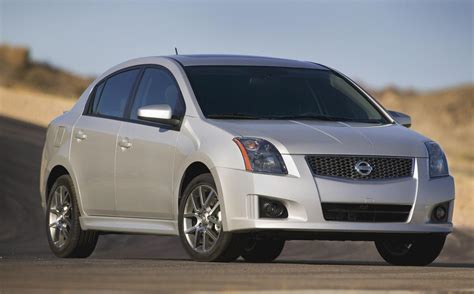 Nissan Sentra Photos and Specs. Photo: Nissan Sentra specs and 22 ...