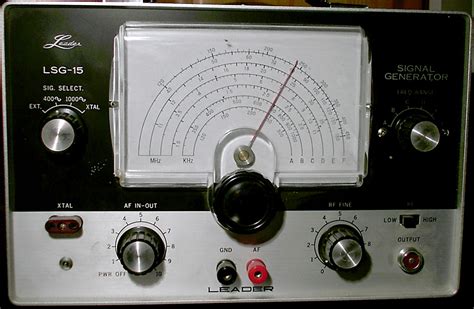 Signal generator - Wikipedia
