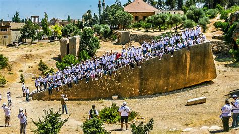 Pedra de Baalbek - esculpida por gigantes?