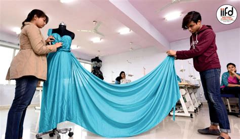 What Fashion Designing Means For Fashion Aspirants? - IIFD