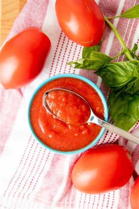 How to Make Tomato Puree: An Easy Guide | Wholefully