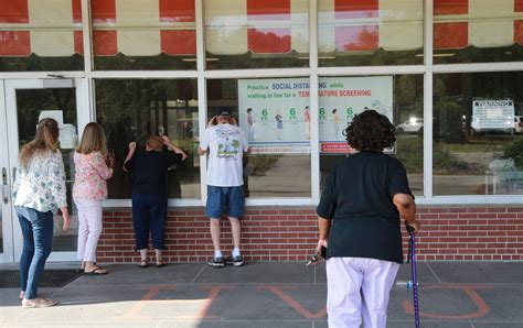 Jenkins High School alumni gather to remember old school