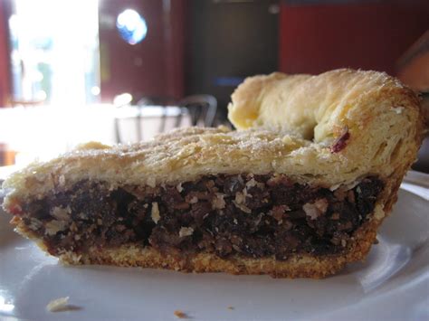 Pie Friday: Untraditional Holiday Pies:Date Pie Recipe