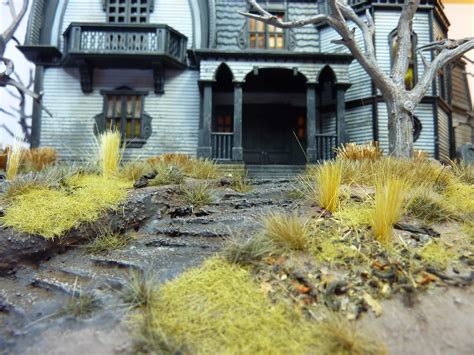 Haunted house diorama...a little late for Halloween | Scale Model Addict