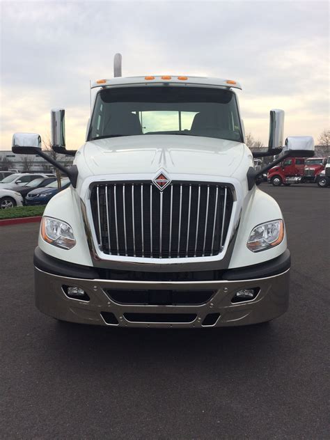 2018 International LT625