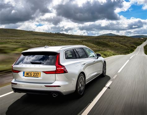 Latest Volvo V60 estate – Road Test – Wheels Alive