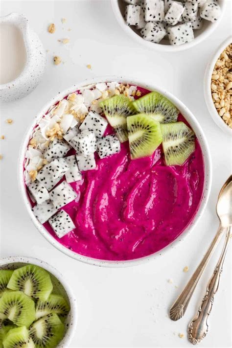 Dragon Fruit Smoothie Bowl - Purely Kaylie