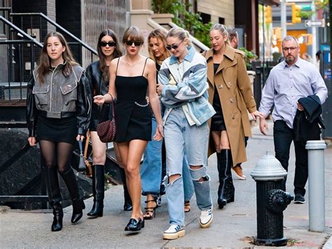 Taylor Swift's Girls Night Out with Blake Lively, Gigi Hadid, Haim ...