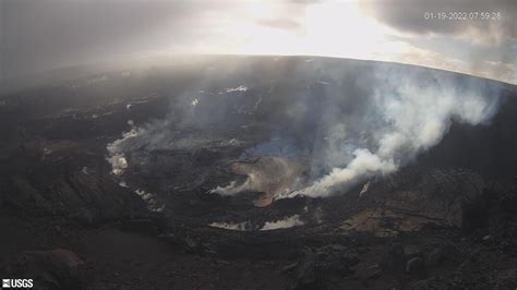 Kilauea Volcano Eruption Resumes At Summit